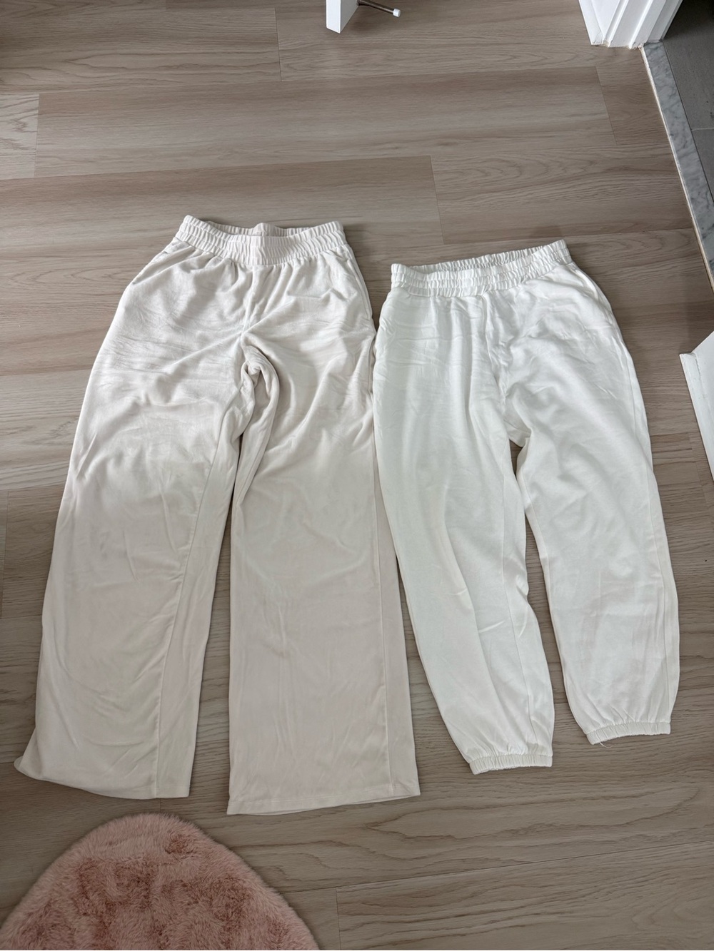 2x Women’s Medium Sweatpants